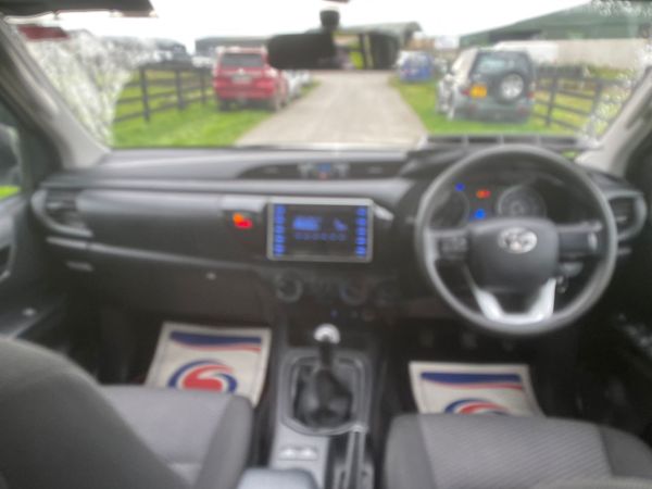 181 Toyota Hilux 2.4 D4D No Vat***** 367982633