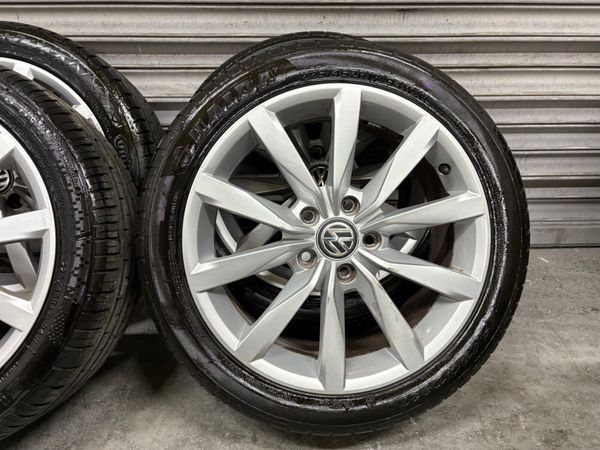 Volkswagen Golf Highline 17” Alloys 367983782