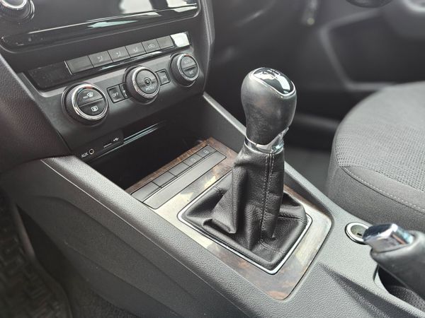 SKODA OCTAVIA 1.6 TDI 110 BHP ESTATE // NCT & TAX 368005259