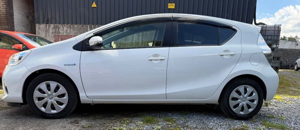 Toyota Aqua 2014 / Reverse Camera/Hybrid 368011694