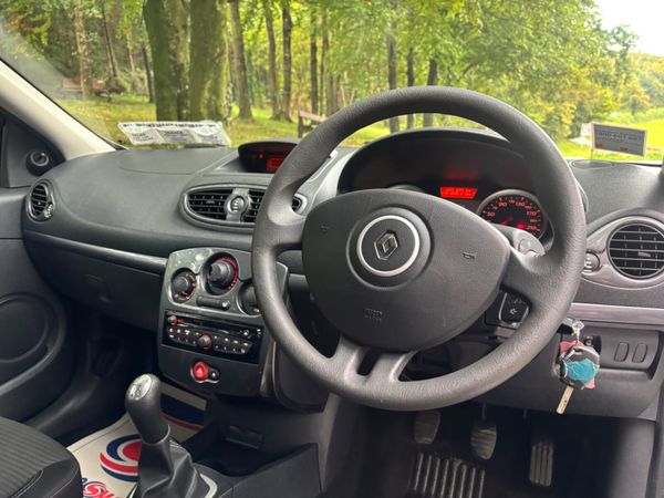 2013 Renault Clio 1.2 16V 75 EXPRESSION 368024769