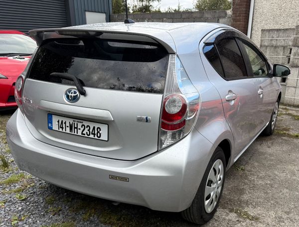 Toyota Aqua 2014/ hybrid/ low mileage 368037103