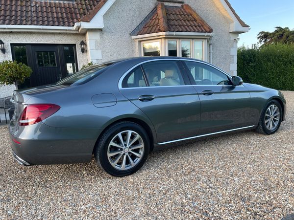Mercedes-Benz E220 CDI  2016 New Shape. 368054119