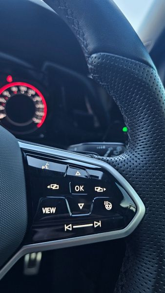 🔥 2023 Volkswagen Golf  1.5 eTSI R-Line Automatic 368065854