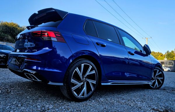 🔥 2023 Volkswagen Golf  1.5 eTSI R-Line Automatic 368065853