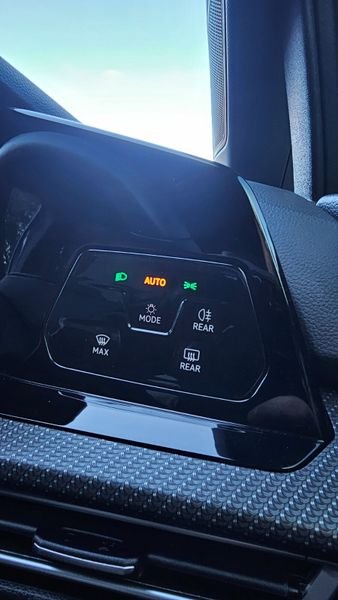 🔥 2023 Volkswagen Golf  1.5 eTSI R-Line Automatic 368065864