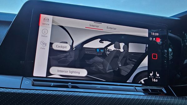 🔥 2023 Volkswagen Golf  1.5 eTSI R-Line Automatic 368065865