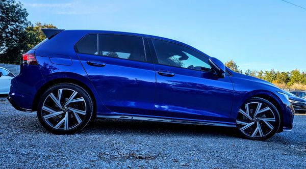 🔥 2023 Volkswagen Golf  1.5 eTSI R-Line Automatic 368065873