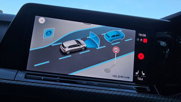 🔥 2023 Volkswagen Golf  1.5 eTSI R-Line Automatic 368065885