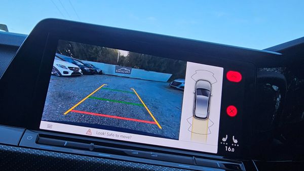 🔥 2023 Volkswagen Golf  1.5 eTSI R-Line Automatic 368065886