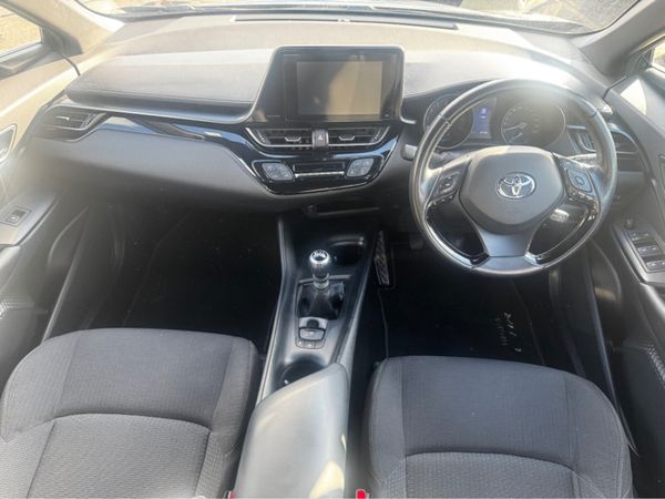 Toyota C-HR 1.2T LUNA 4DR 368073154
