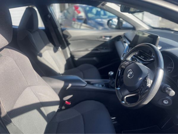 Toyota C-HR 1.2T LUNA 4DR 368073151