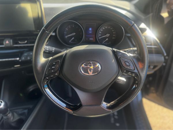 Toyota C-HR 1.2T LUNA 4DR 368073152