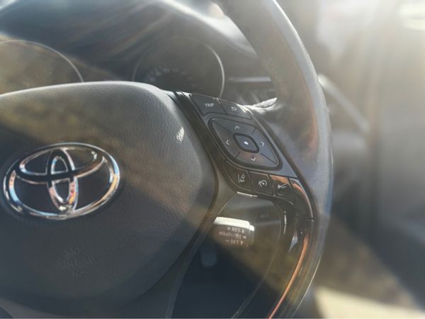 Toyota C-HR 1.2T LUNA 4DR 368073153