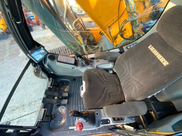 2017 LIEBHERR R939LC TRACK MACHINE...11433hrs. 368081181