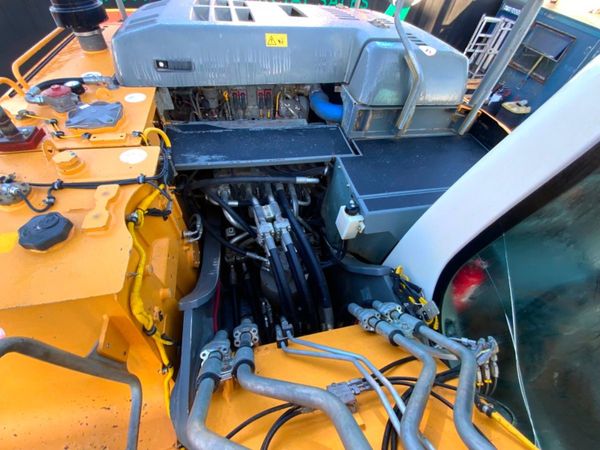 2017 LIEBHERR R939LC TRACK MACHINE...11433hrs. 368081191