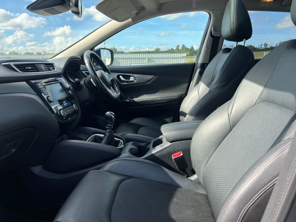 2019 (192)  Nissan Qashqai Tekna 1.5 DCI -Pan Roof 368098679