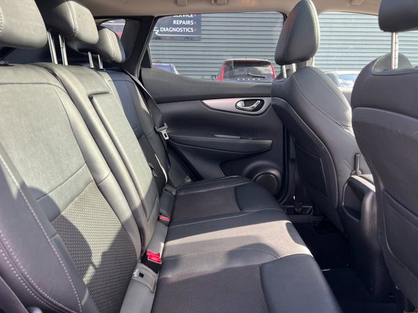 2019 (192)  Nissan Qashqai Tekna 1.5 DCI -Pan Roof 368098673