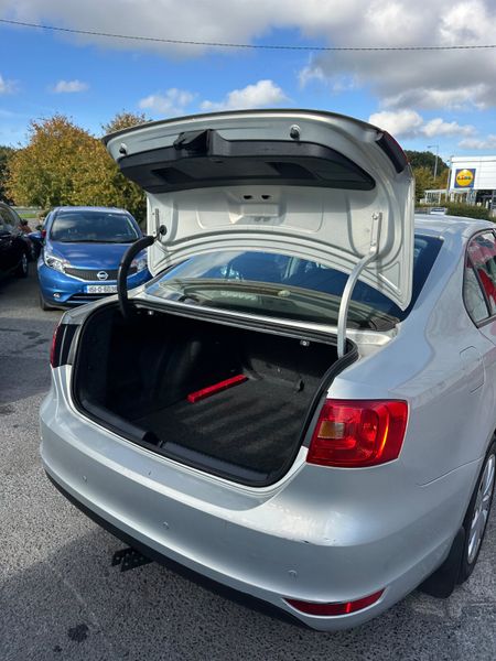 Volkswagen Jetta 1.6TDi AUTO NCT TAX 368091788