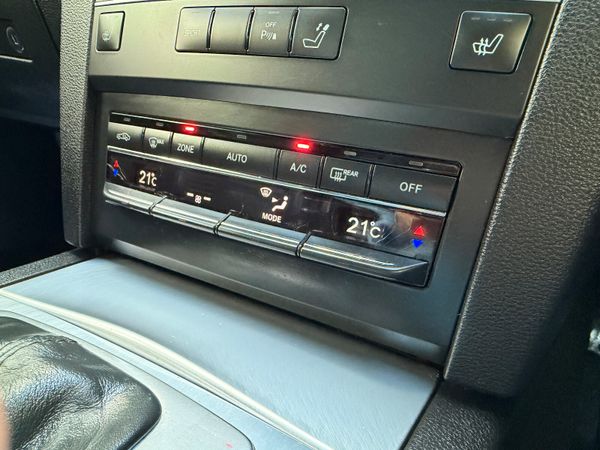 Mercedes E250 CGI Convertible 368101444