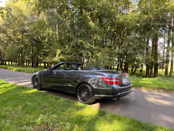 Mercedes E250 CGI Convertible 368101549