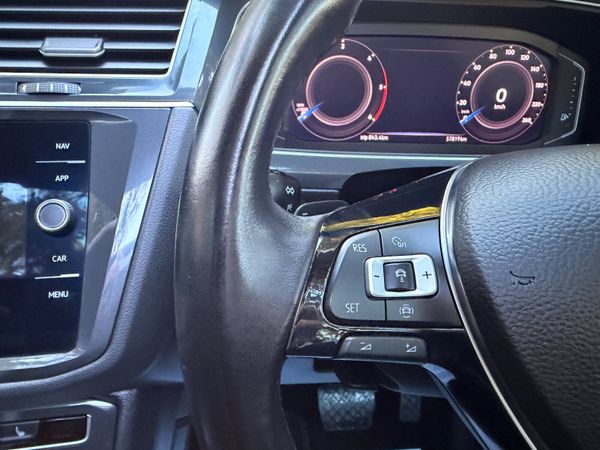 Volkswagen Tiguan R Line TDI Low KM 368103038