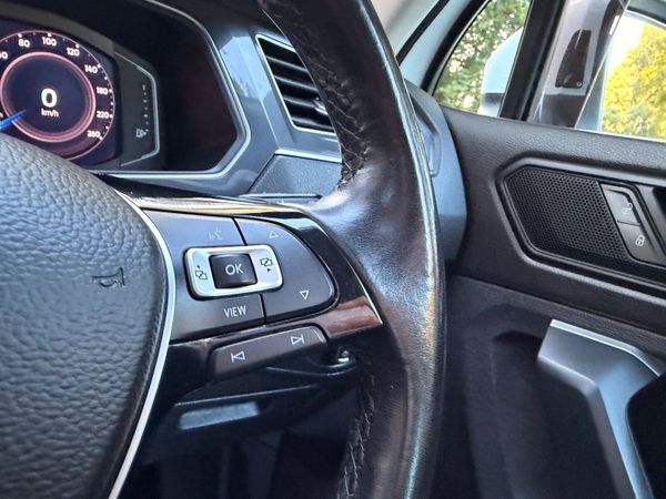Volkswagen Tiguan R Line TDI Low KM 368103043
