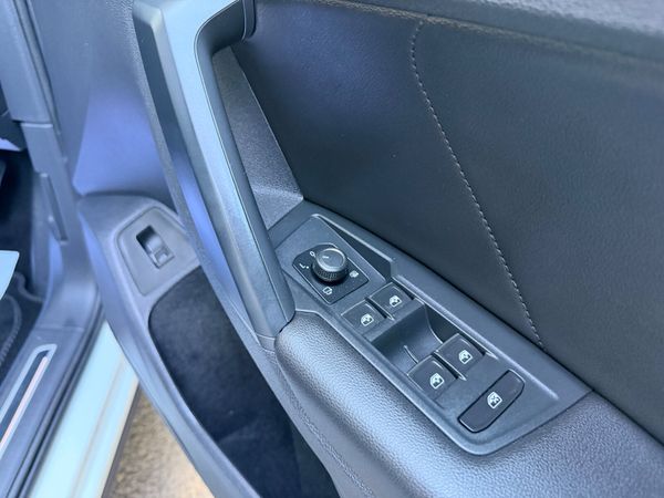 Volkswagen Tiguan R Line TDI Low KM 368103050