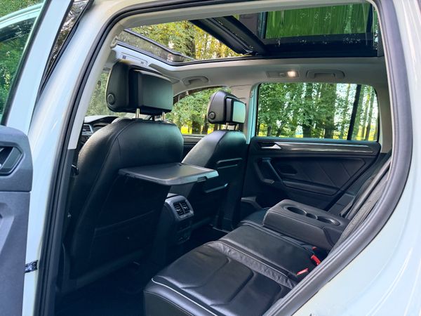 Volkswagen Tiguan R Line TDI Low KM 368103068