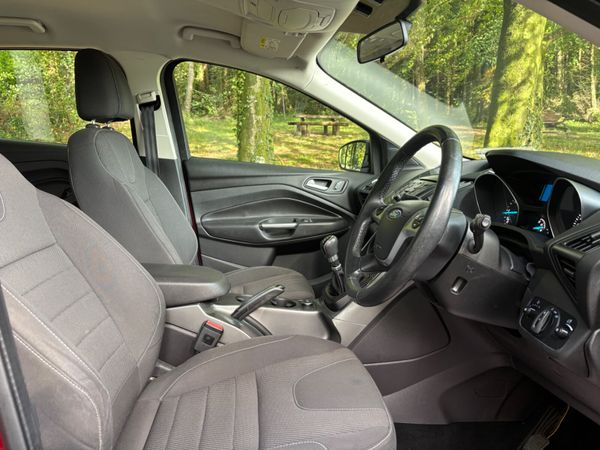 2015 Ford Kuga 2.0TDCI Zetec Low mileage 368114191