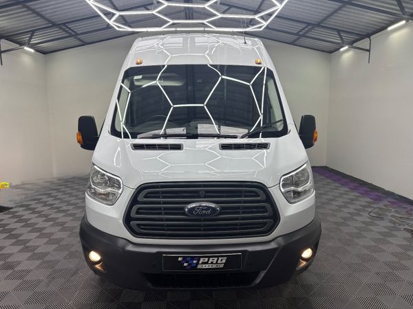 (172) 2017  FORD TRANSIT TREND 2.2 MINIBUS 368146938