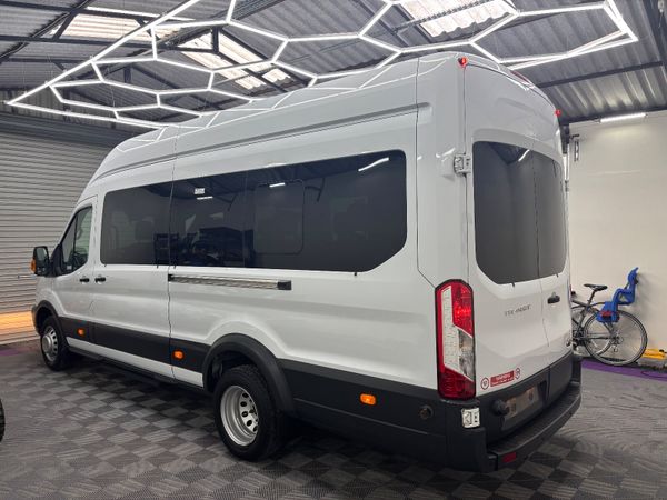(172) 2017  FORD TRANSIT TREND 2.2 MINIBUS 368146942