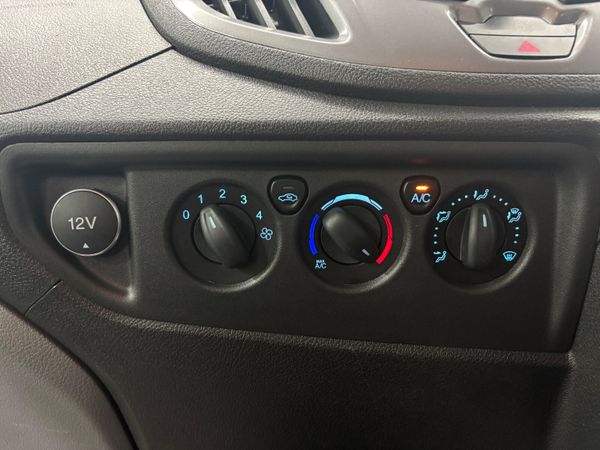 (172) 2017  FORD TRANSIT TREND 2.2 MINIBUS 368146970