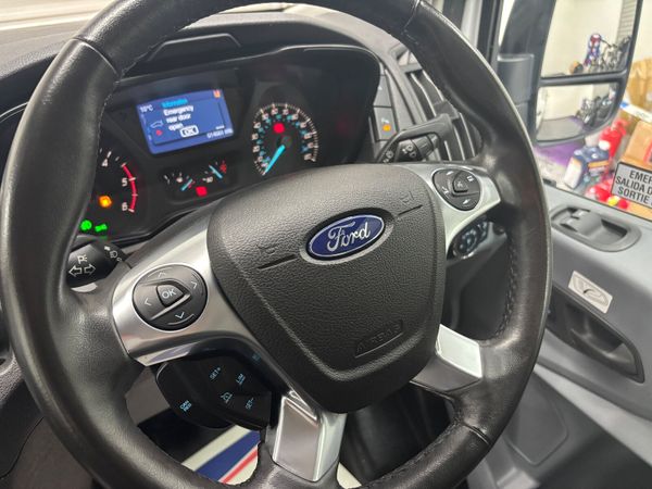 (172) 2017  FORD TRANSIT TREND 2.2 MINIBUS 368146983