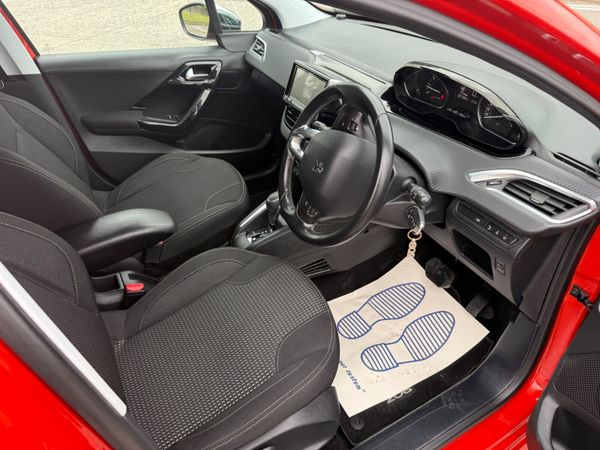 Peugeot 208 2016 1.2 Petrol Auto 368149438