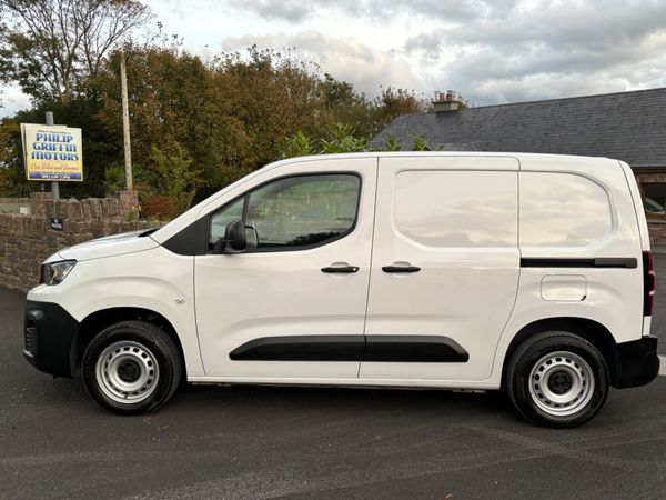 Peugeot Partner 2023 Professional plus one owner 368150124