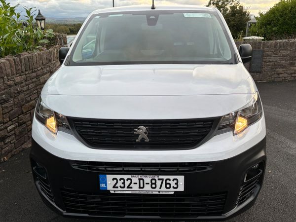 Peugeot Partner 2023 Professional plus one owner 368150125