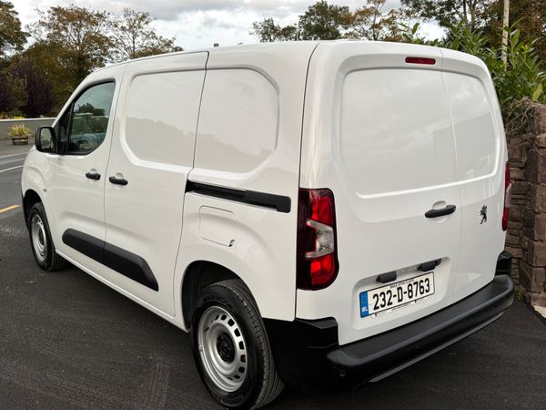 Peugeot Partner 2023 Professional plus one owner 368150132