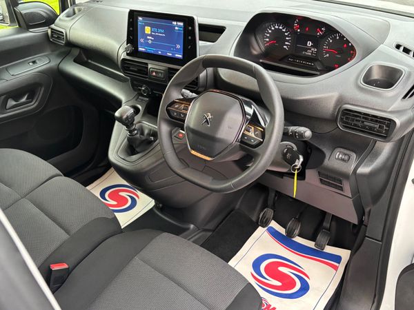 Peugeot Partner 2023 Professional plus one owner 368150194