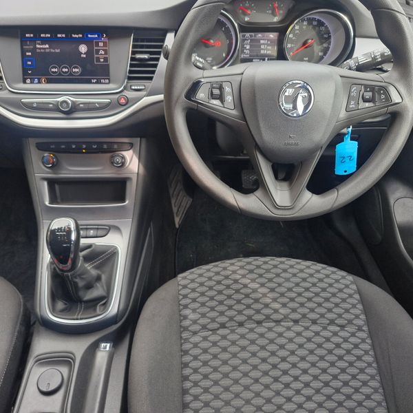 Opel/Vauxhall Astra 2020 368215810