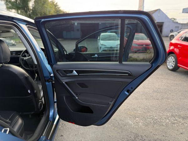 Volkswagen Golf 2015 1.4L PETROL AUTOMATIC 368218839