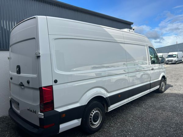 Fridge vans X2 - 21 & 22 Man TGE 368246811
