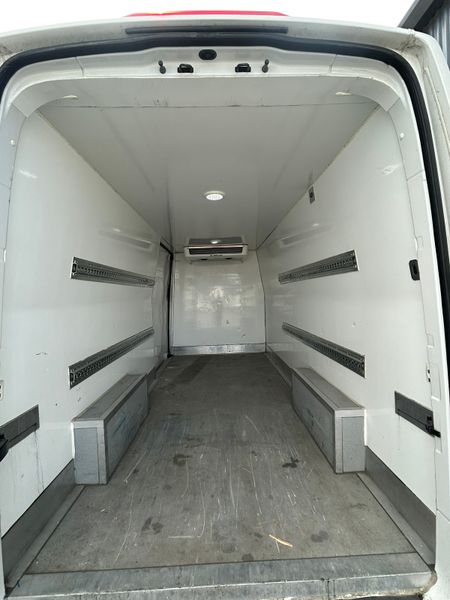 Fridge vans X2 - 21 & 22 Man TGE 368246812