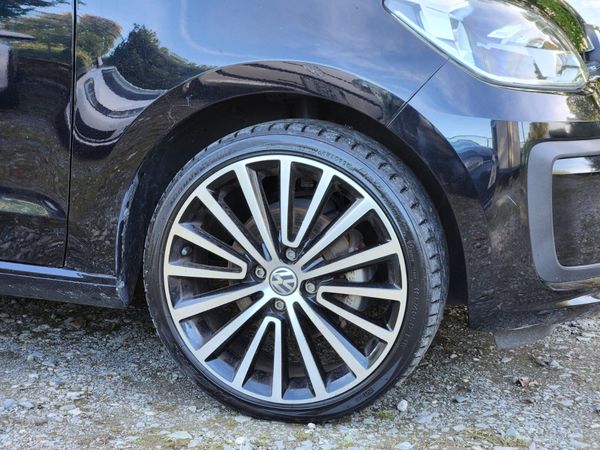 Volkswagen up! 2020 368277406