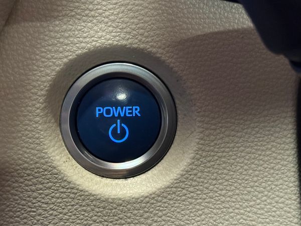 Toyota Corolla Luna Sport  1.8Hybrid *V LOW KLMS* 368278909
