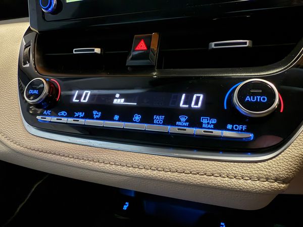 Toyota Corolla Luna Sport  1.8Hybrid *V LOW KLMS* 368278902