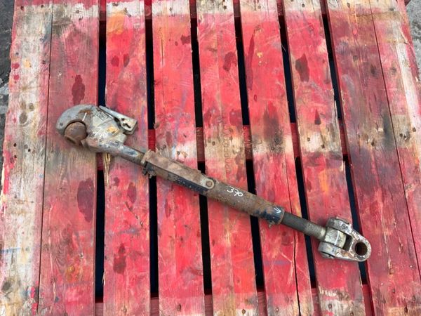 CAT 3 LIFT ARMS LINKAGE & TOP LINK..........1249- 368299857