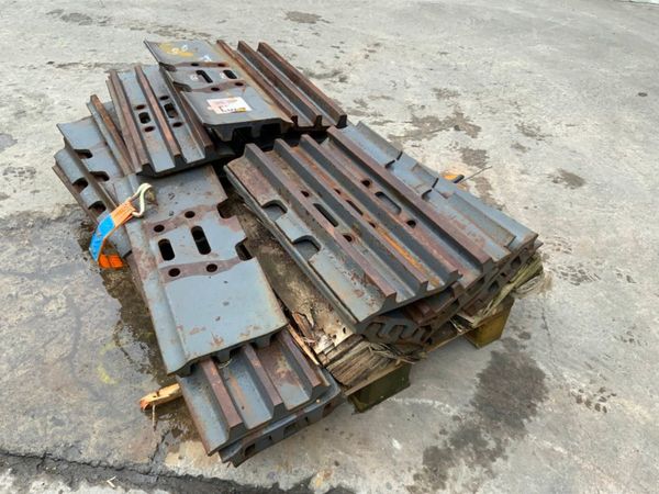 30/40 TONNETRACK PADS....600mm x 24mm......1222. 368293424