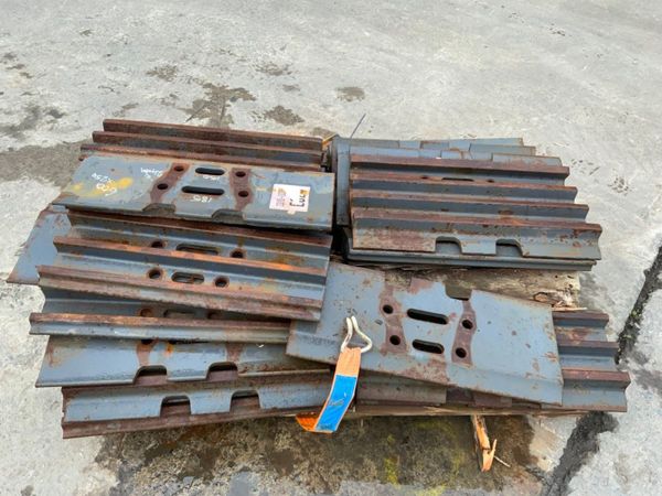 30/40 TONNETRACK PADS....600mm x 24mm......1222. 368293425