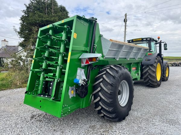 Cross 900 Muckspreader 368309610